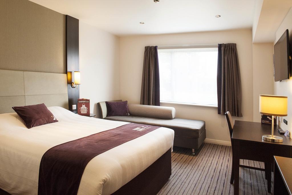 Premier Inn Manchester - Swinton Swinton  Oda fotoğraf