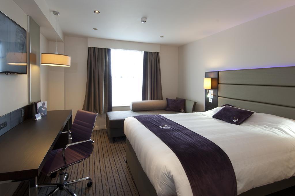 Premier Inn Manchester - Swinton Swinton  Oda fotoğraf